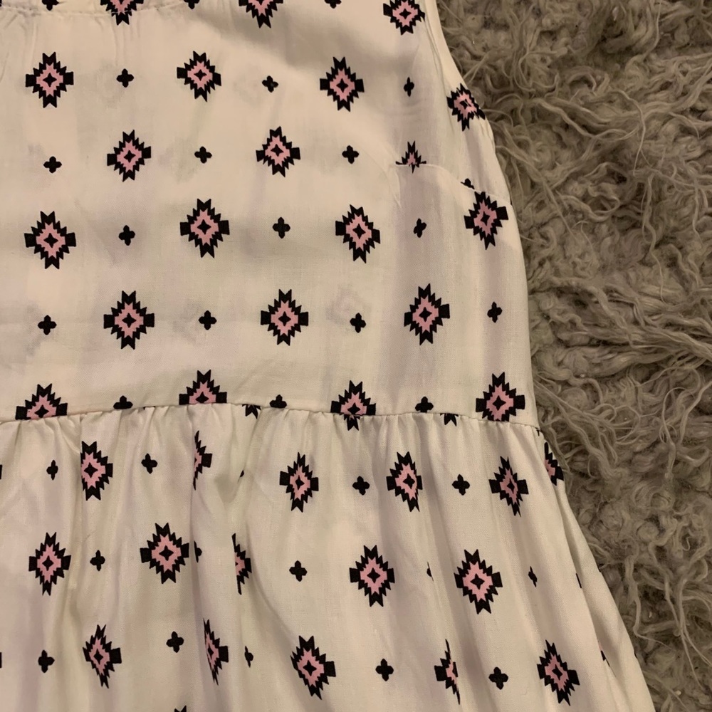 Patterned Dress - Picture 6 of 9